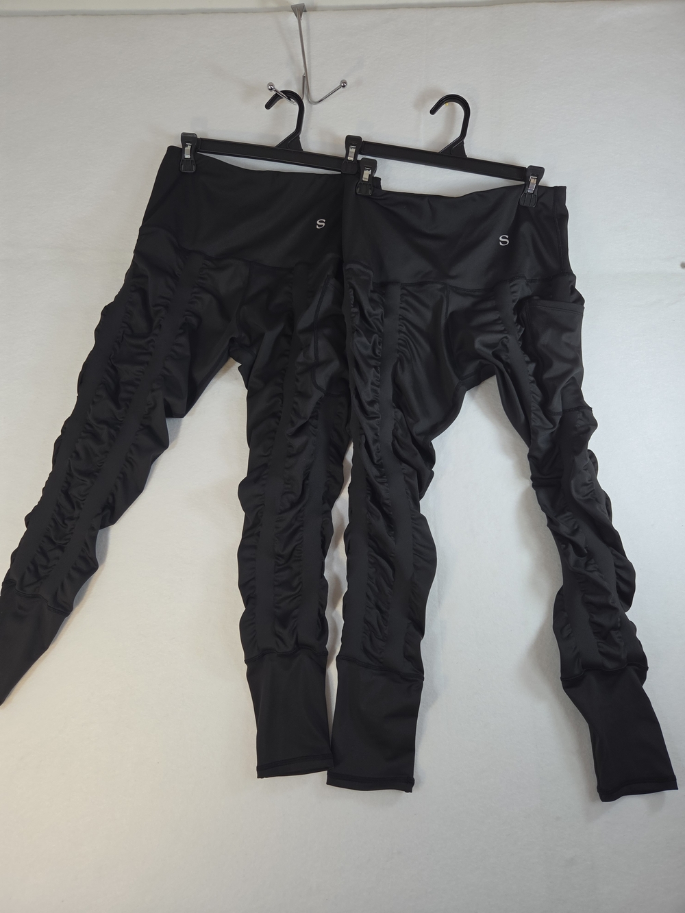 Lot of 2 Skinnify Resistance Band Leggings Black Size Medium M Ruched Pockets